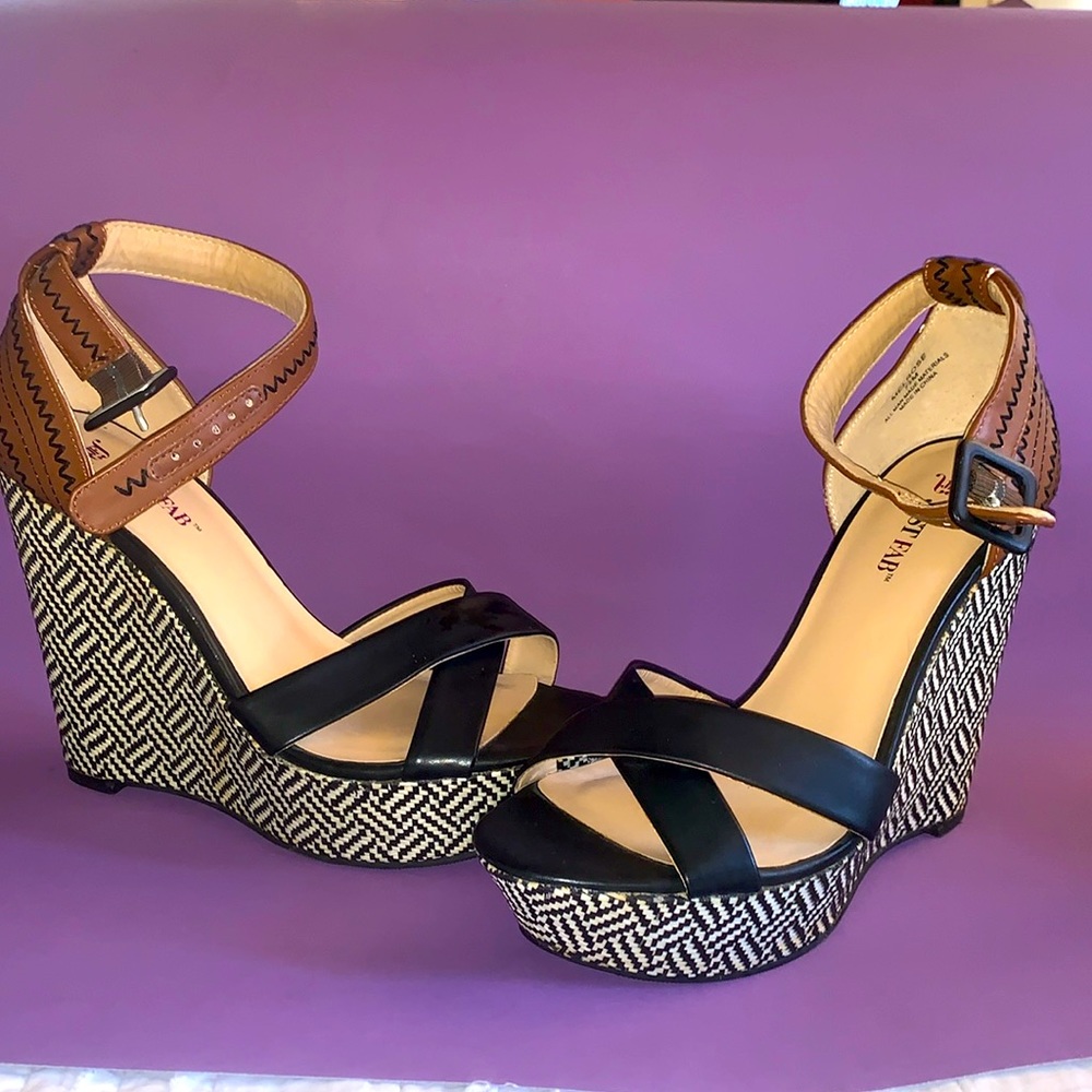 Just Fab SIZE 6 Wedge Heels!